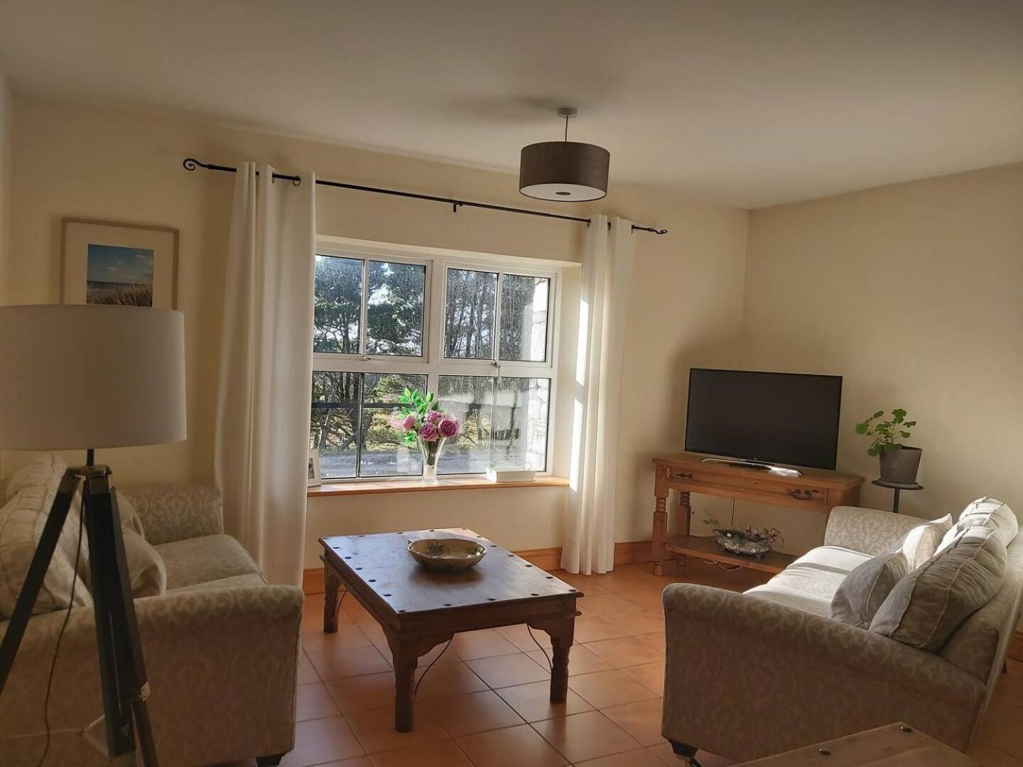 Shanakeever Farm - 2 Bedroom Apartment Clifden Esterno foto