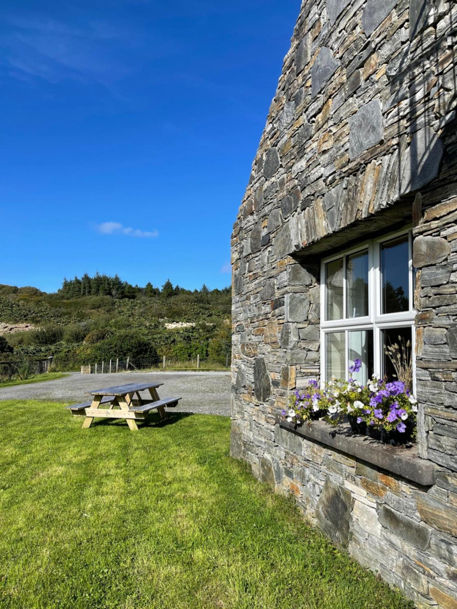 Shanakeever Farm - 2 Bedroom Apartment Clifden Esterno foto